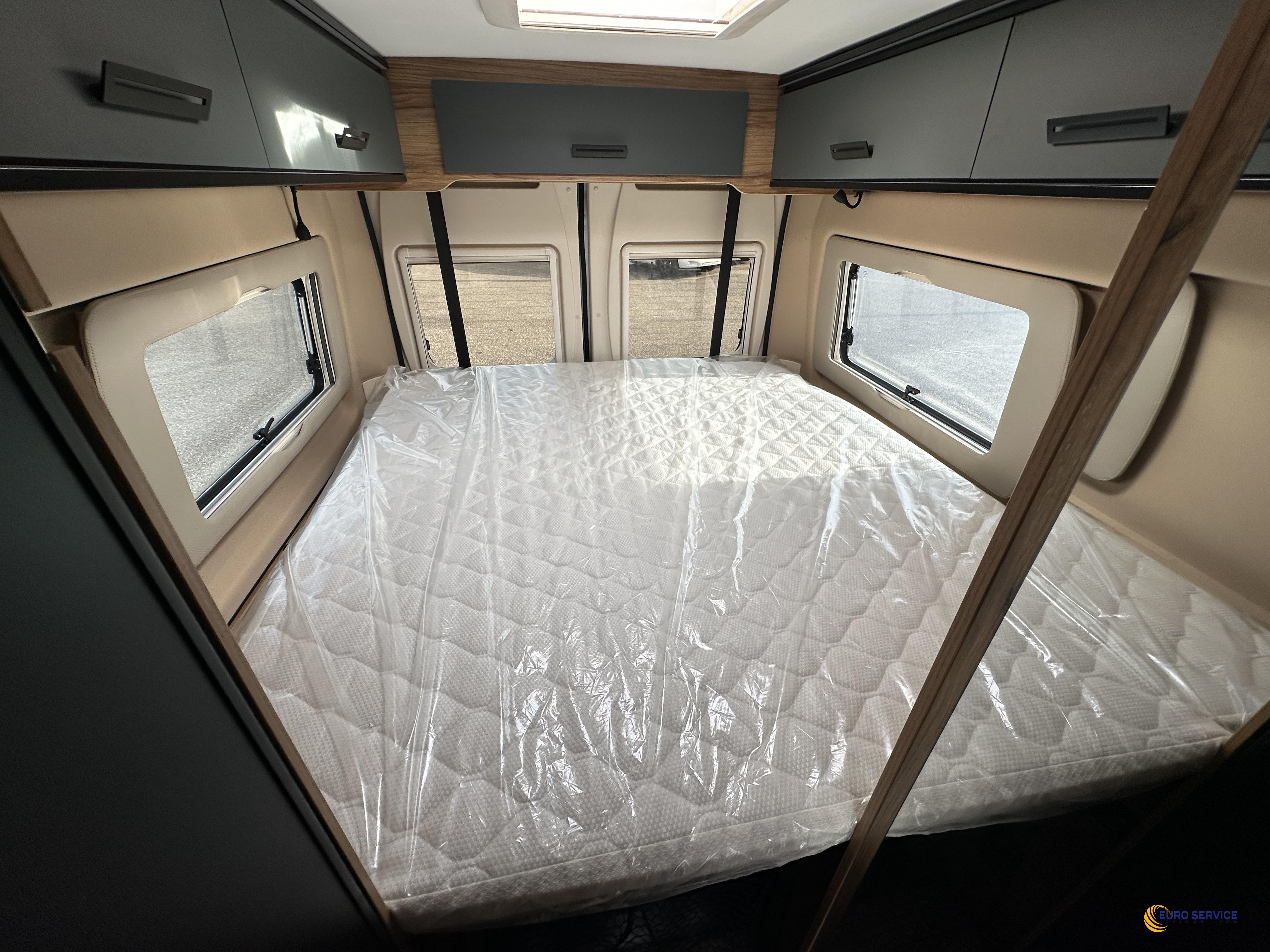 FONT VENDOME DUO VAN GARAGE ELEGANCE