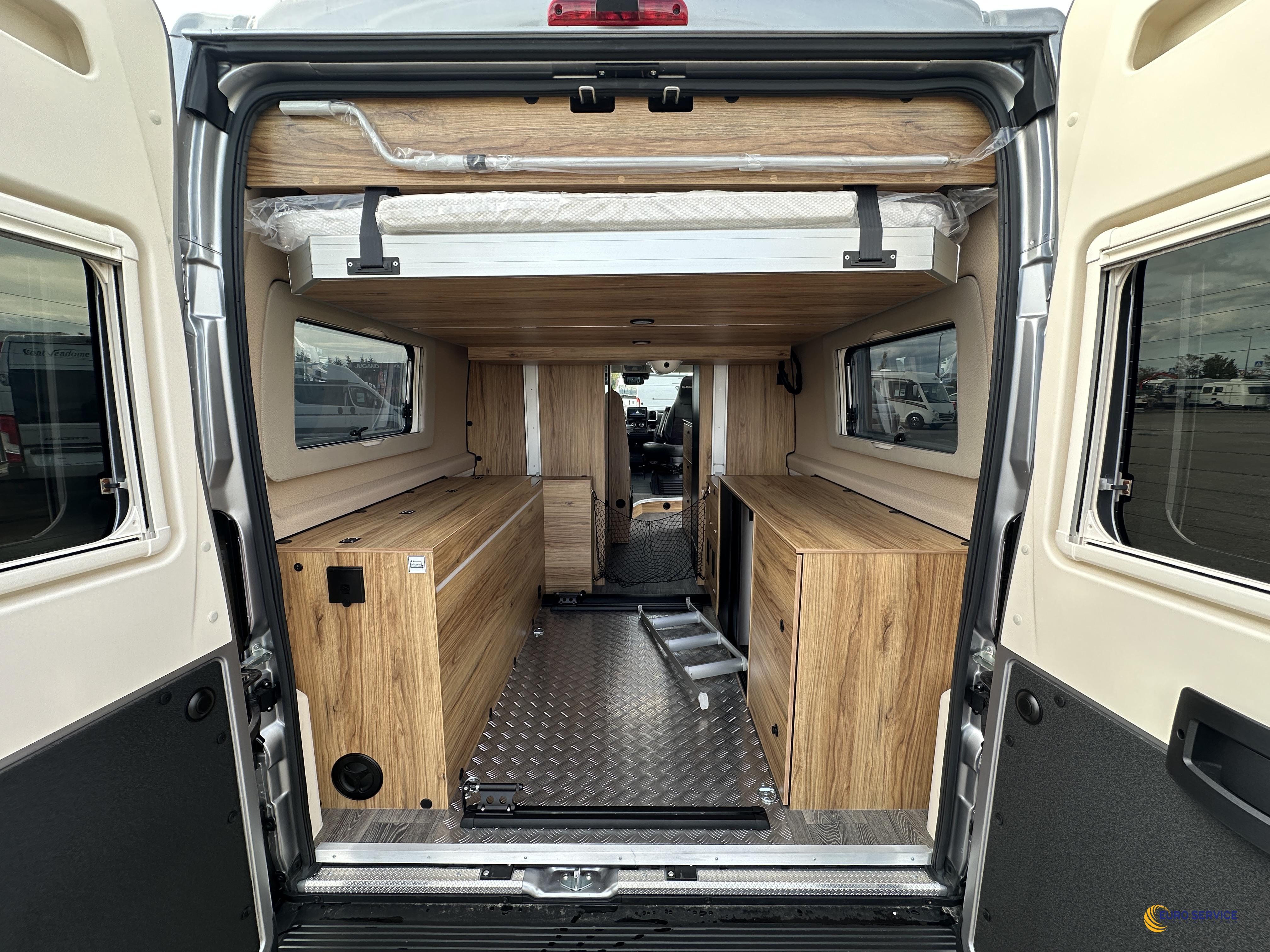 FONT VENDOME DUO VAN GARAGE ELEGANCE