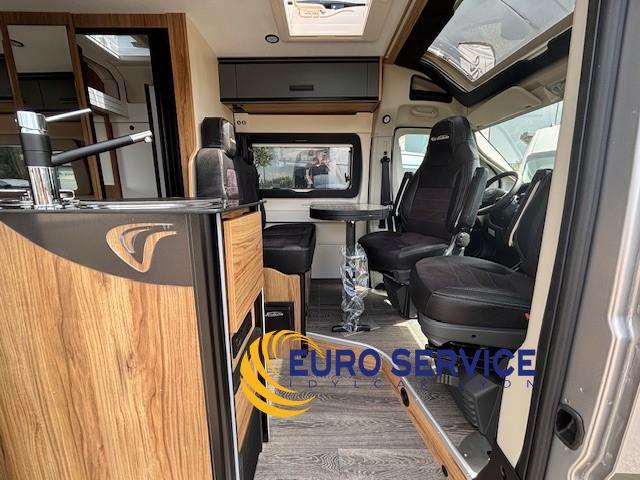 FONT VENDOME DUO VAN GARAGE ELEGANCE