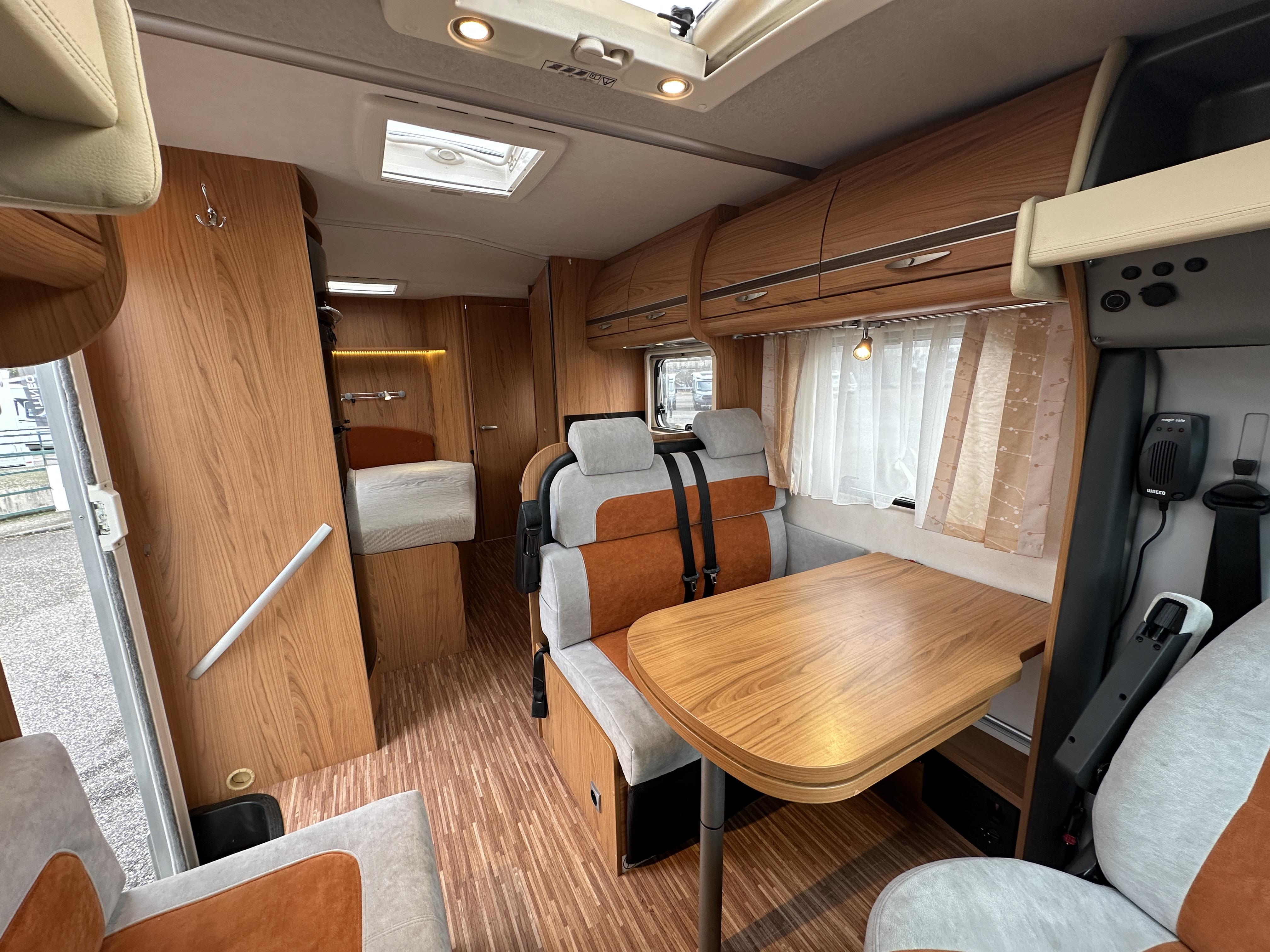 BURSTNER T 710 PRIVILEGE