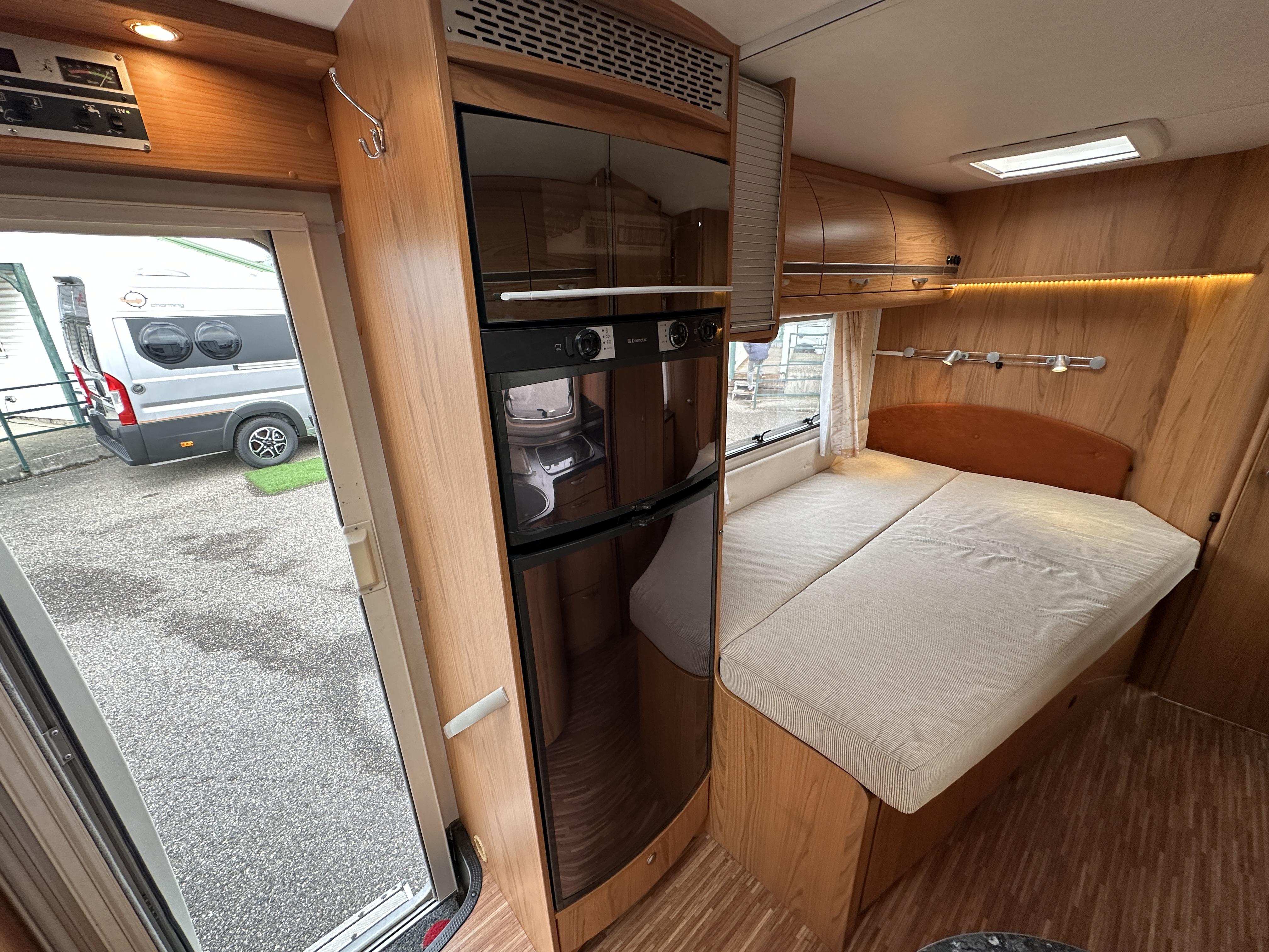 BURSTNER T 710 PRIVILEGE