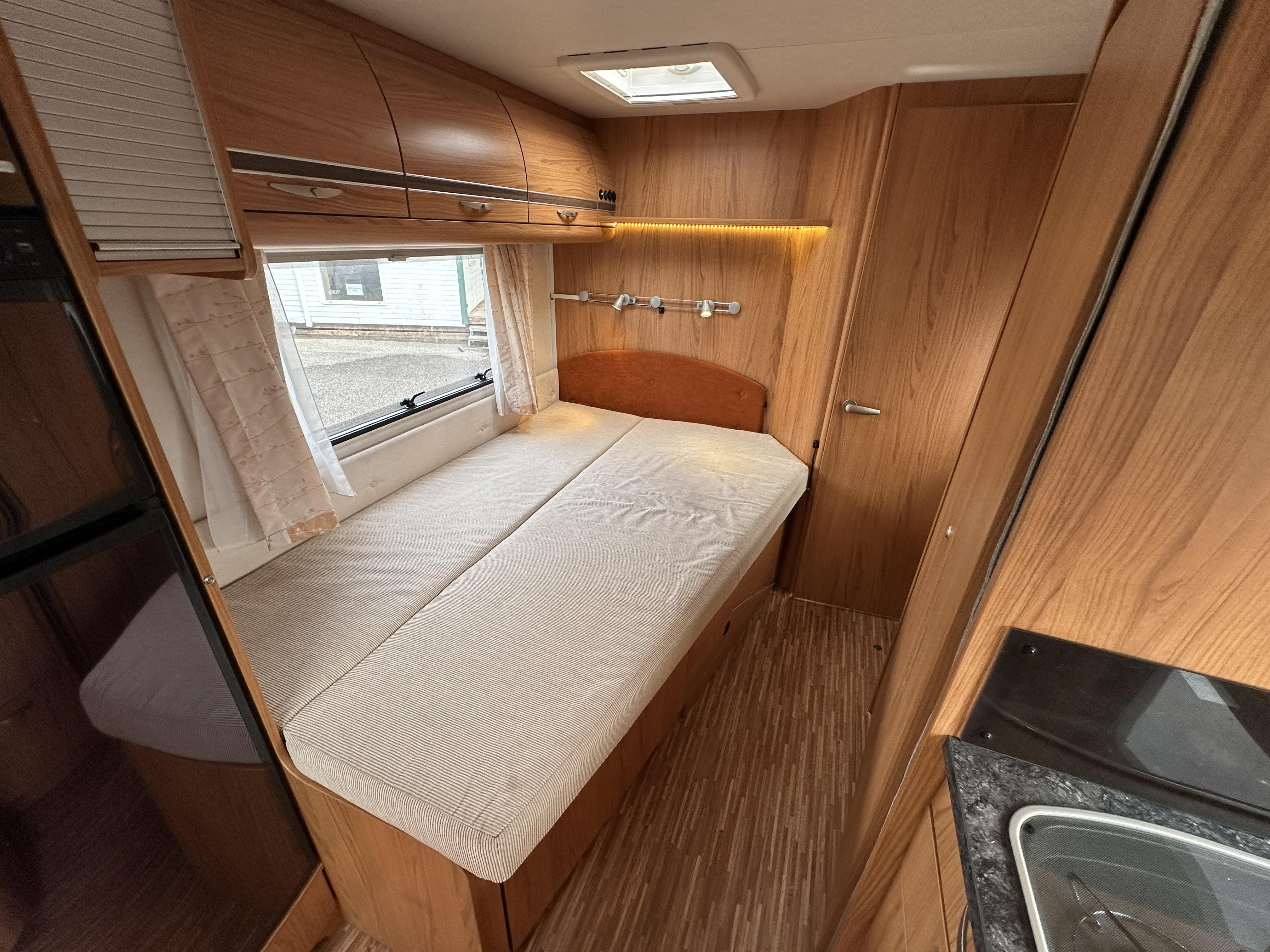 BURSTNER T 710 PRIVILEGE