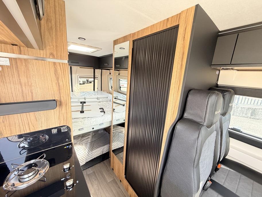 FONT VENDOME DUO VAN GARAGE ELEGANCE
