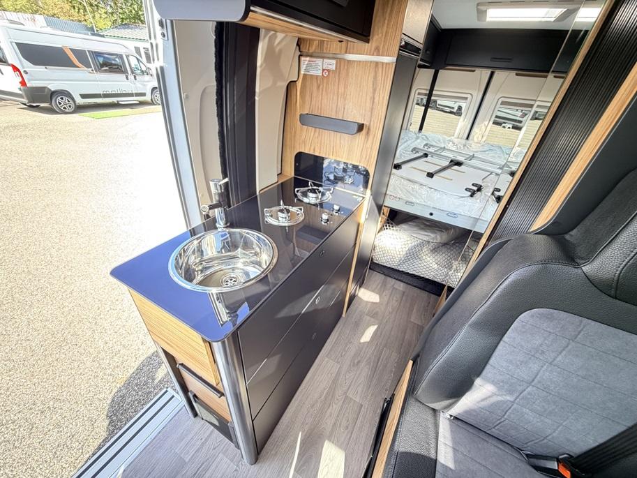 FONT VENDOME DUO VAN GARAGE ELEGANCE