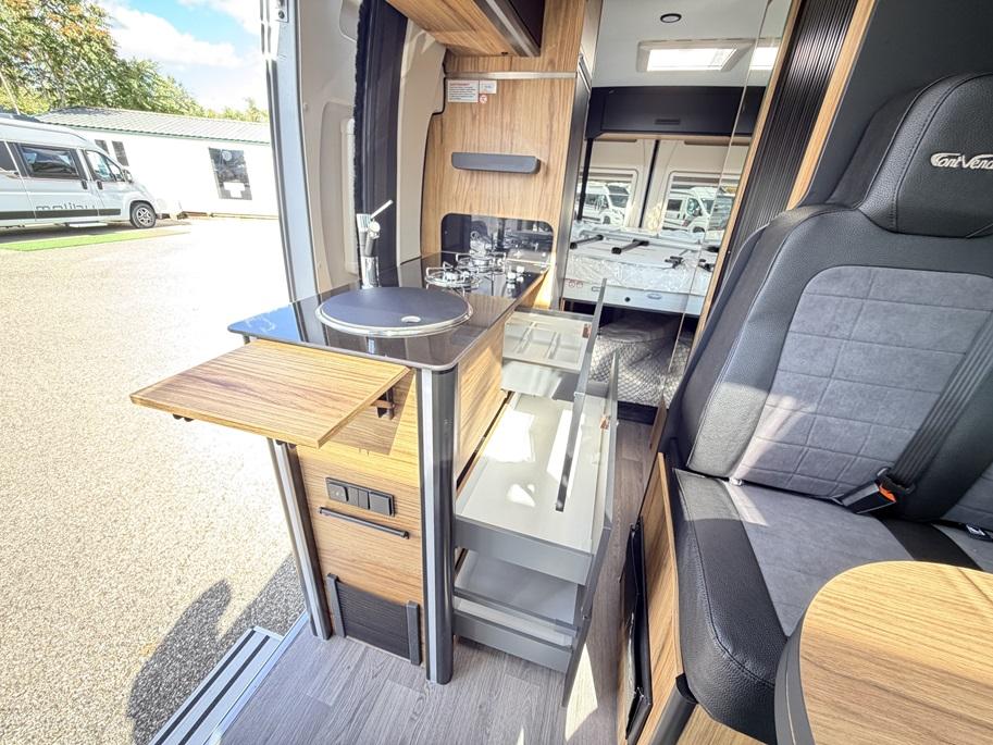 FONT VENDOME DUO VAN GARAGE ELEGANCE